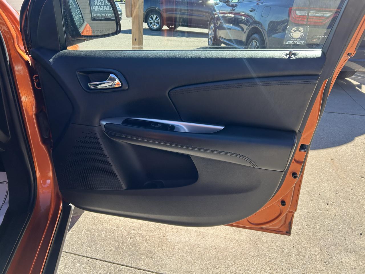 Dodge Journey FWD 4dr SXT 2011