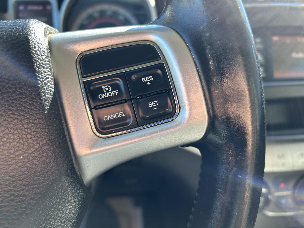 Dodge Journey FWD 4dr SXT 2011