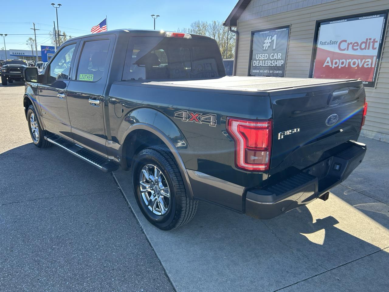 Ford F-150 4WD SuperCrew 145" Lariat 2015