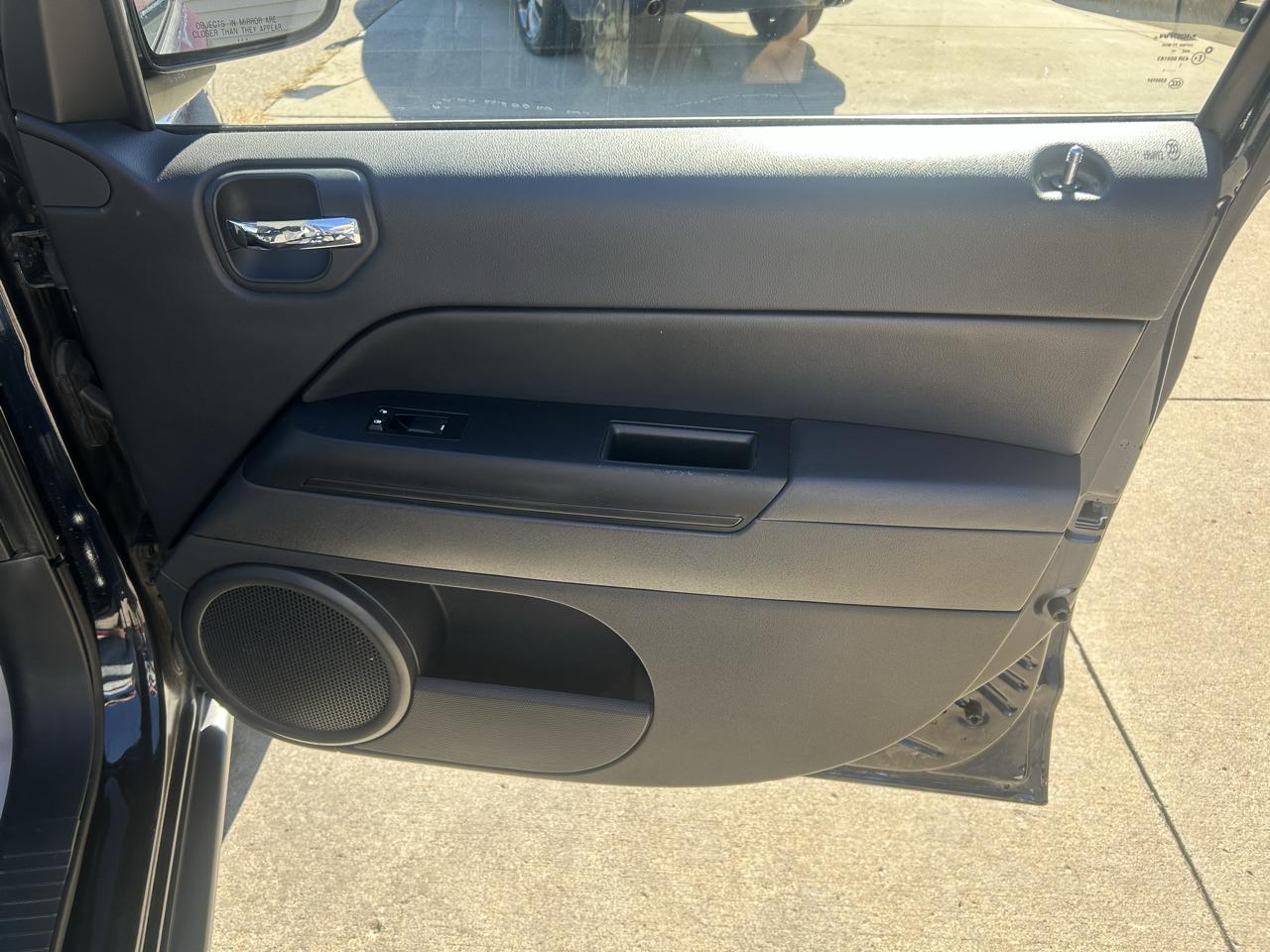 Jeep Compass FWD 4dr Latitude 2011
