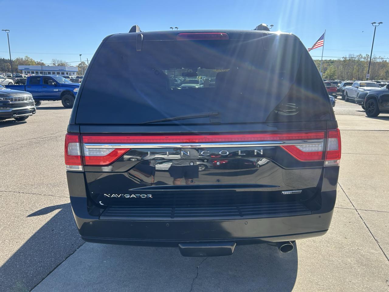 Lincoln Navigator 4WD 4dr 2015