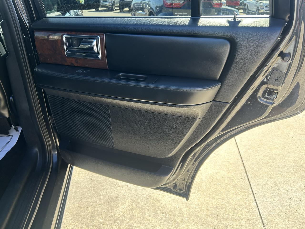 Lincoln Navigator 4WD 4dr 2015