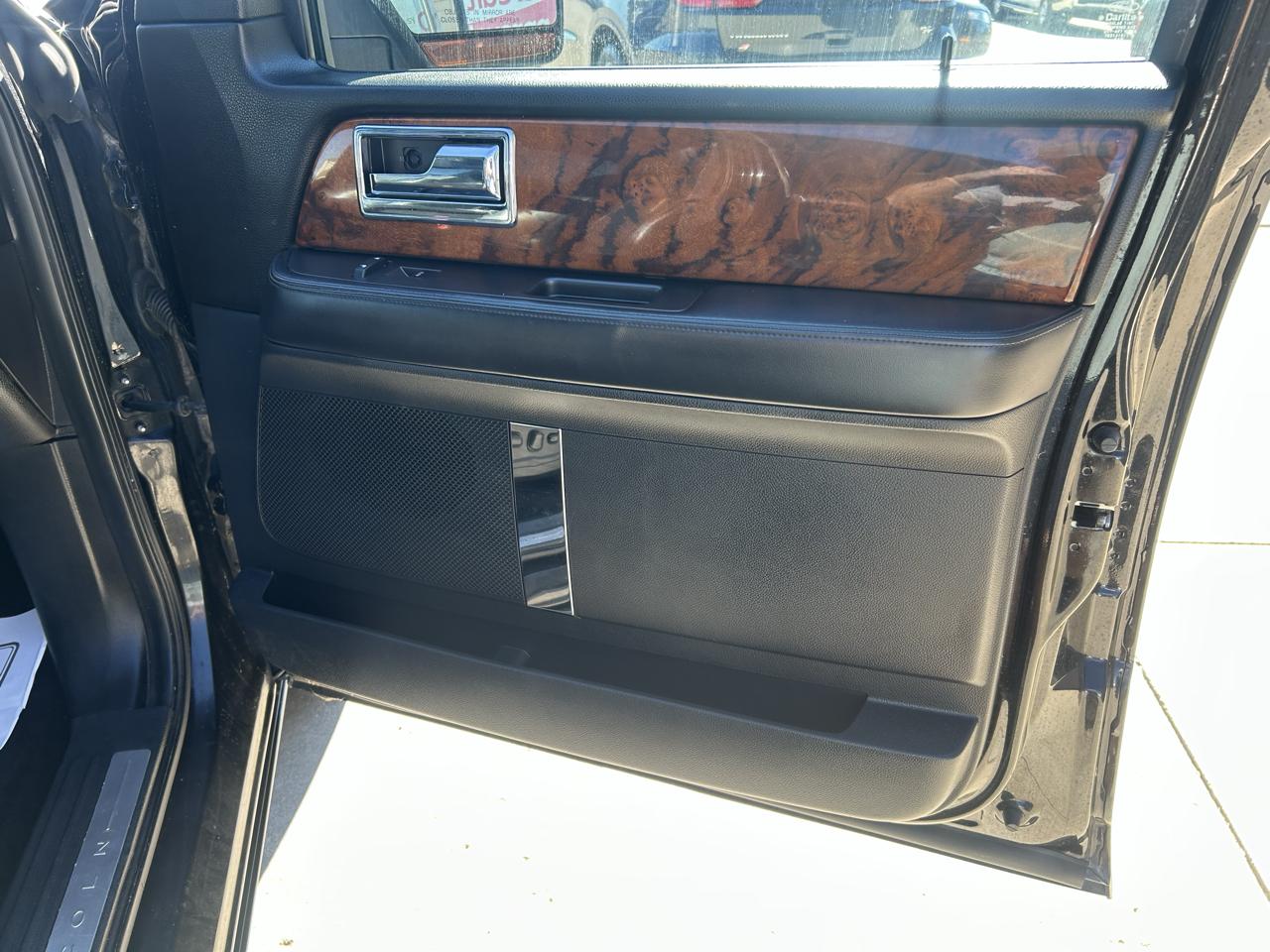 Lincoln Navigator 4WD 4dr 2015