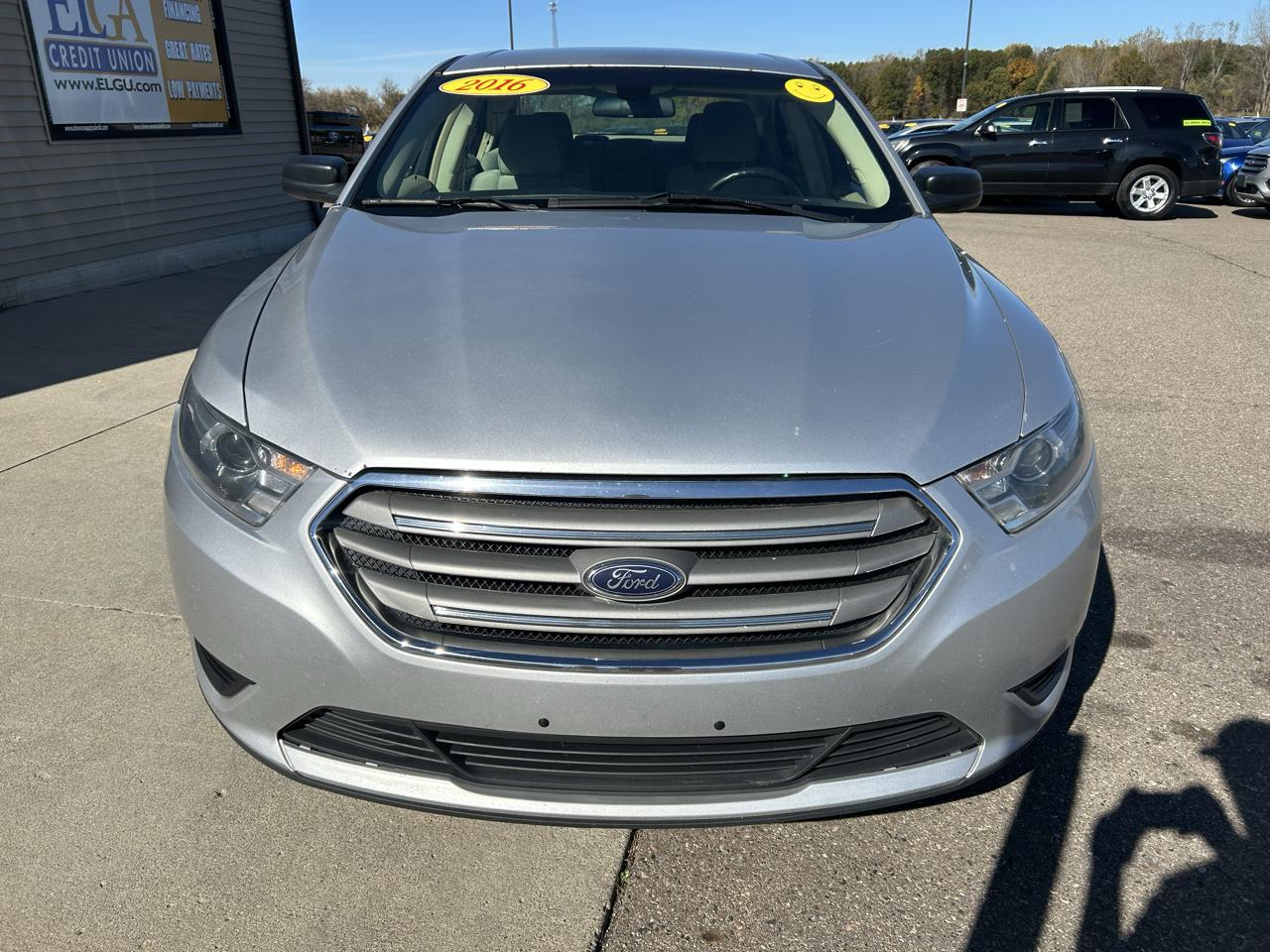 Ford Taurus 4dr Sdn SE FWD 2016