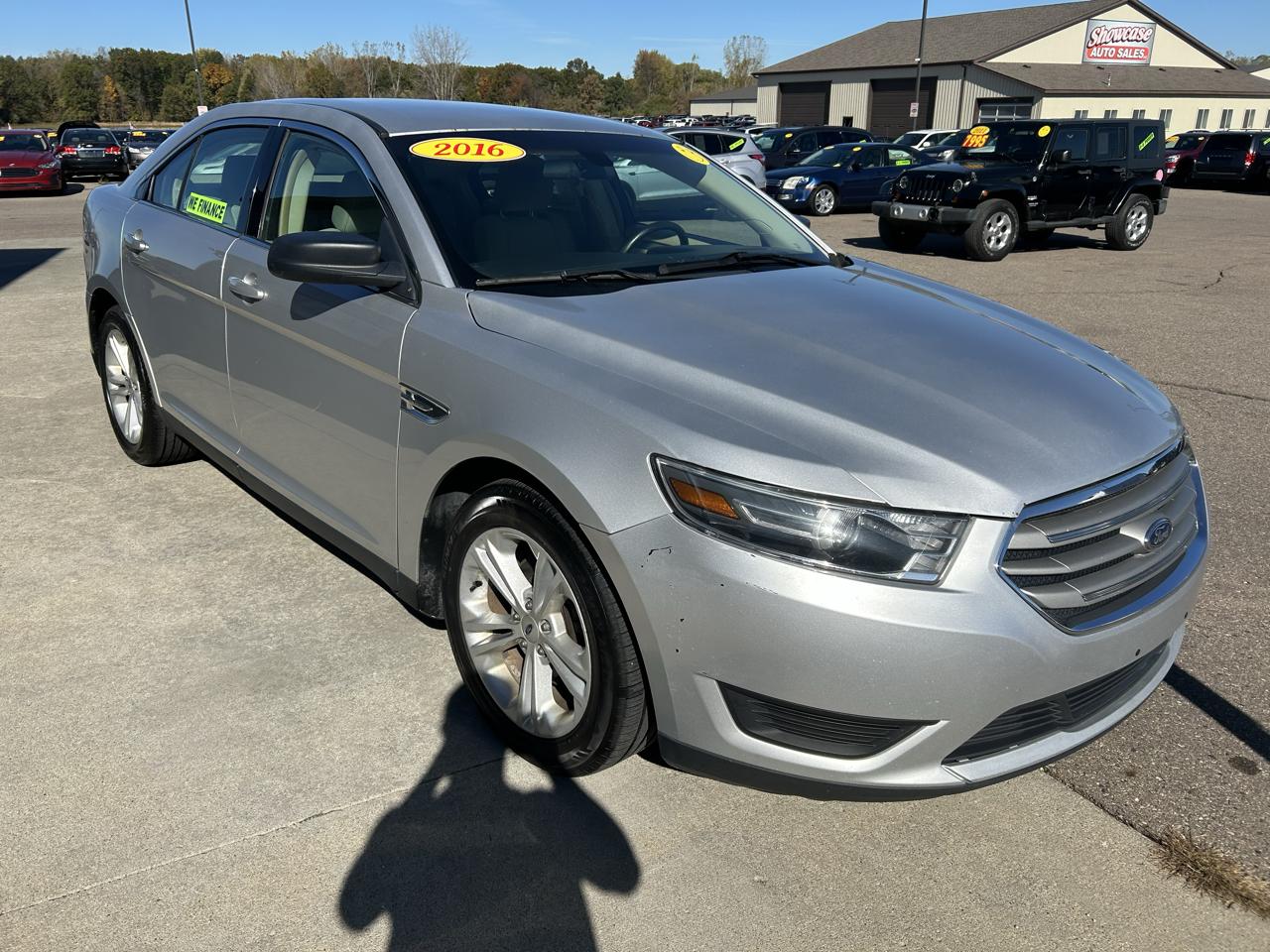 Ford Taurus 4dr Sdn SE FWD 2016