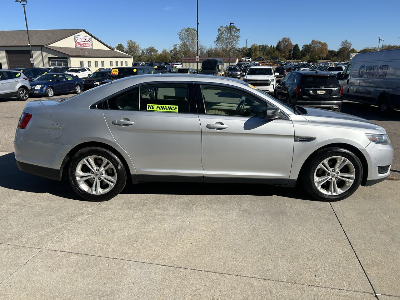 Ford Taurus 4dr Sdn SE FWD 2016