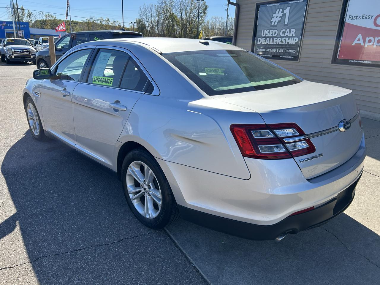 Ford Taurus 4dr Sdn SE FWD 2016