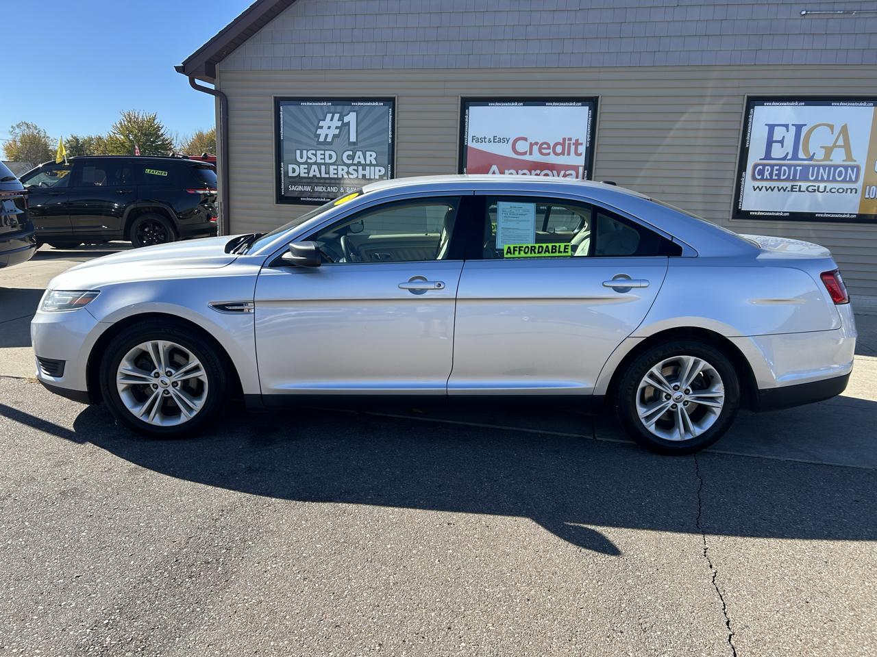 Ford Taurus 4dr Sdn SE FWD 2016