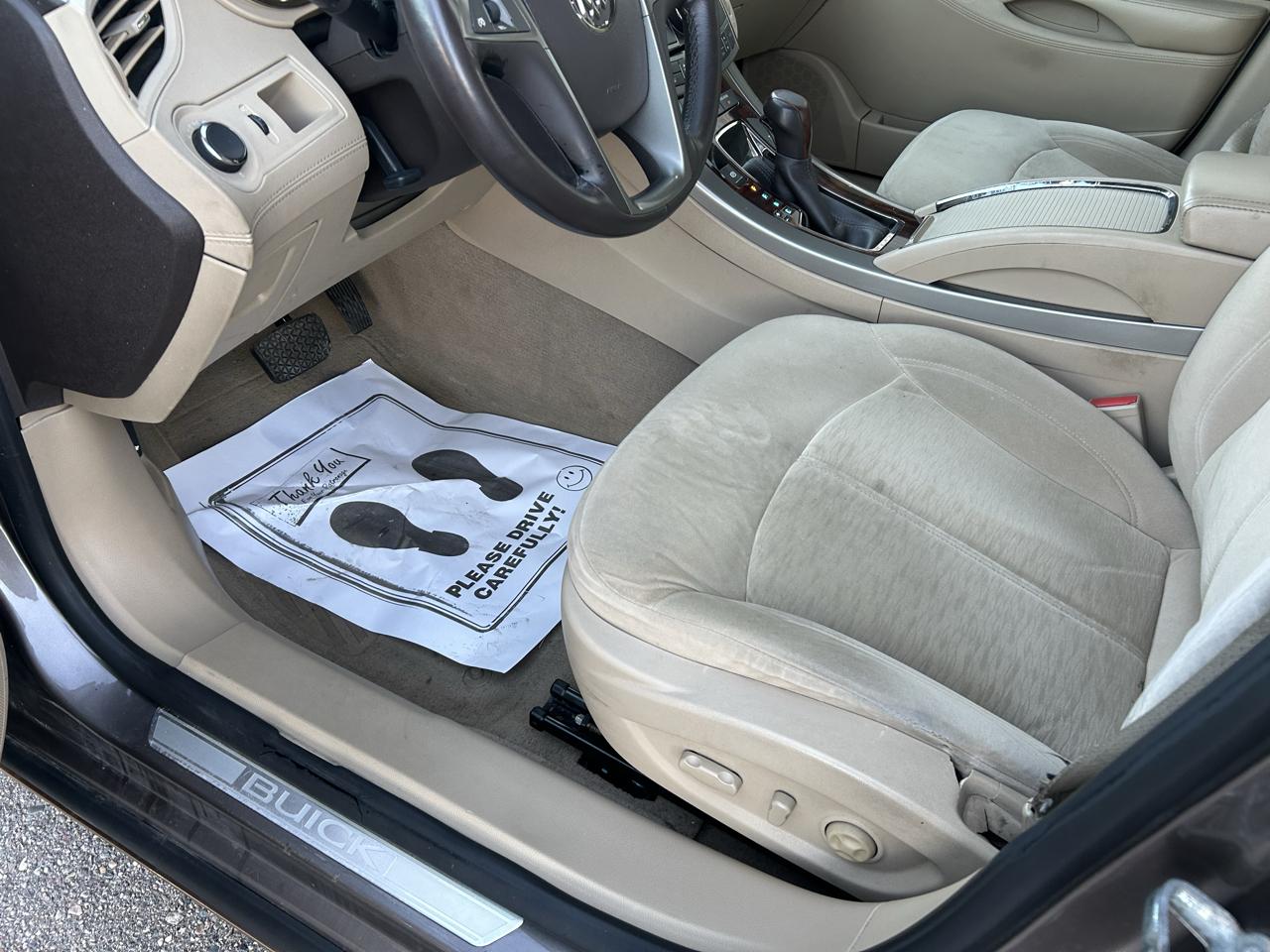 Buick LaCrosse 4dr Sdn CX 2011