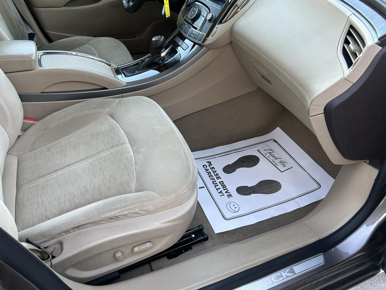 Buick LaCrosse 4dr Sdn CX 2011