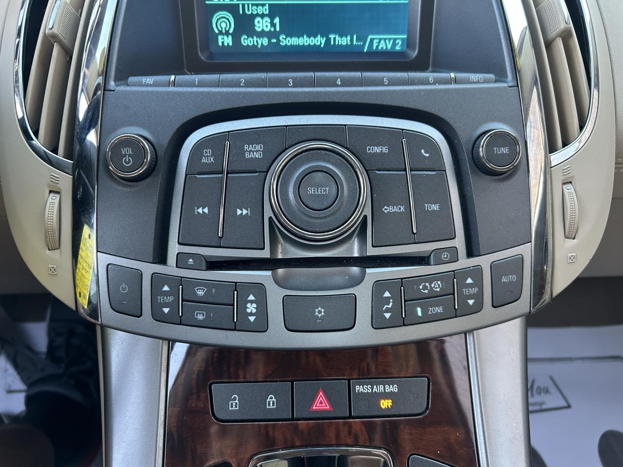 Buick LaCrosse 4dr Sdn CX 2011