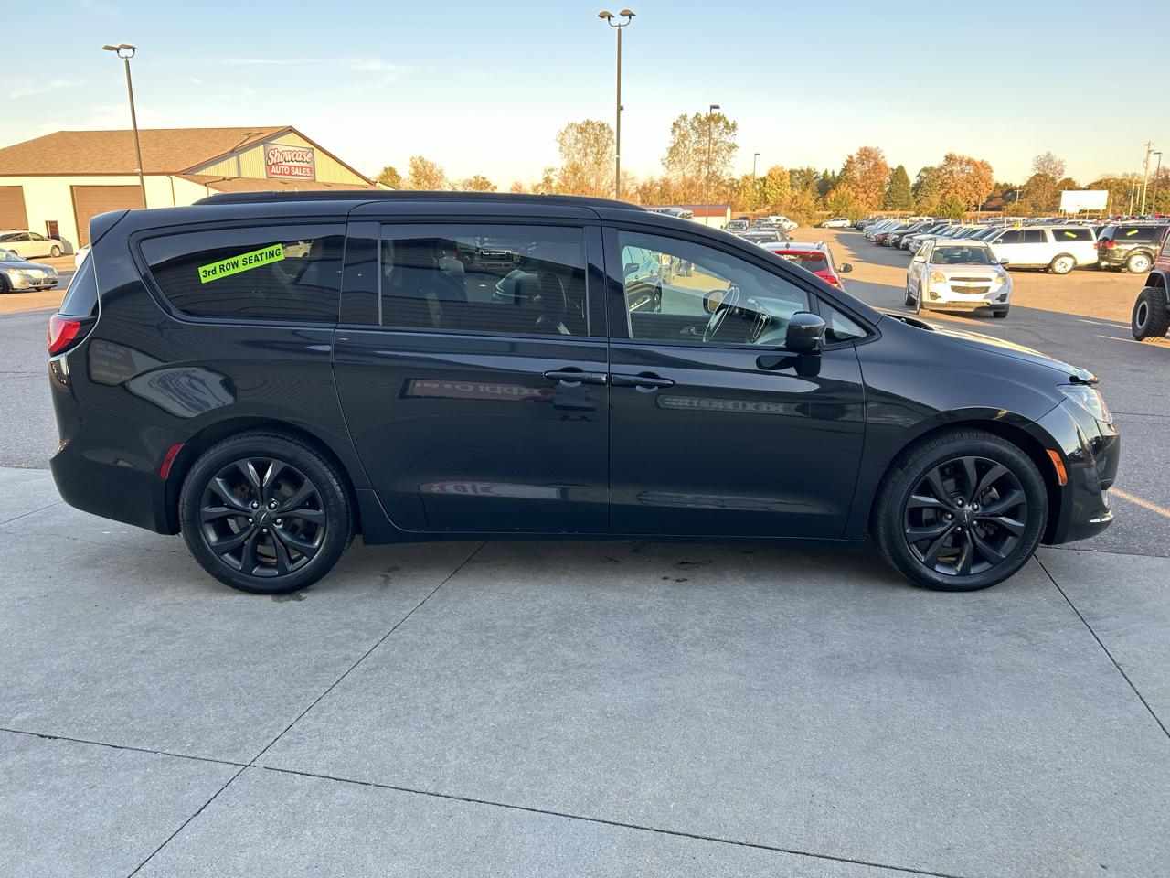 Chrysler Pacifica Touring-L 2WD 2018