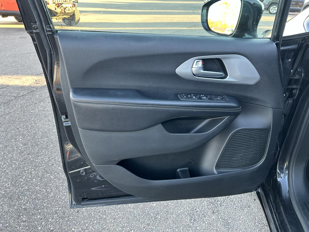 Chrysler Pacifica Touring-L 2WD 2018