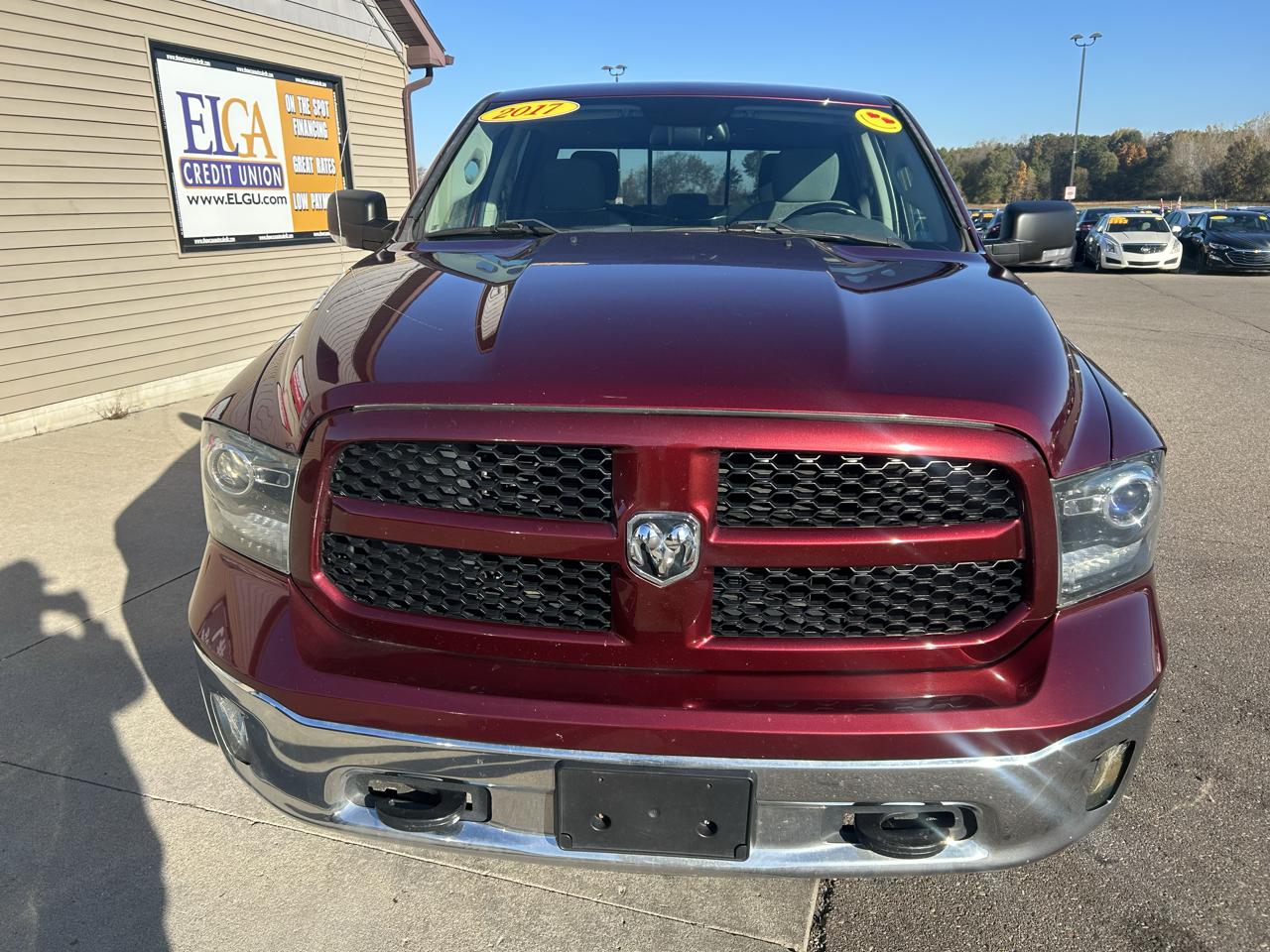 RAM 1500 4WD Crew Cab 140.5" Outdoorsman 2017