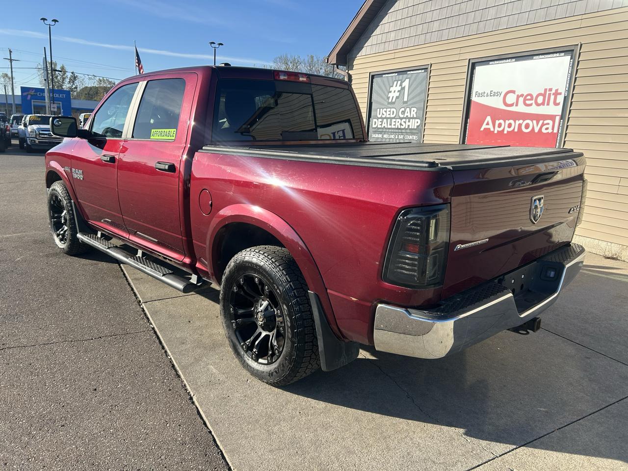 RAM 1500 4WD Crew Cab 140.5" Outdoorsman 2017