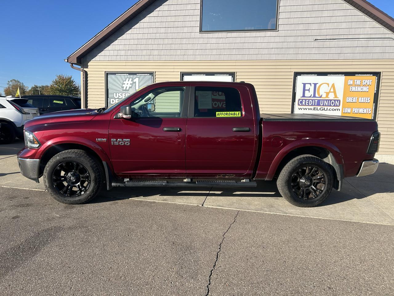 RAM 1500 4WD Crew Cab 140.5" Outdoorsman 2017