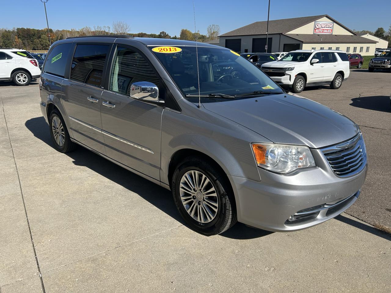 Chrysler Town & Country 4dr Wgn Touring-L 2013