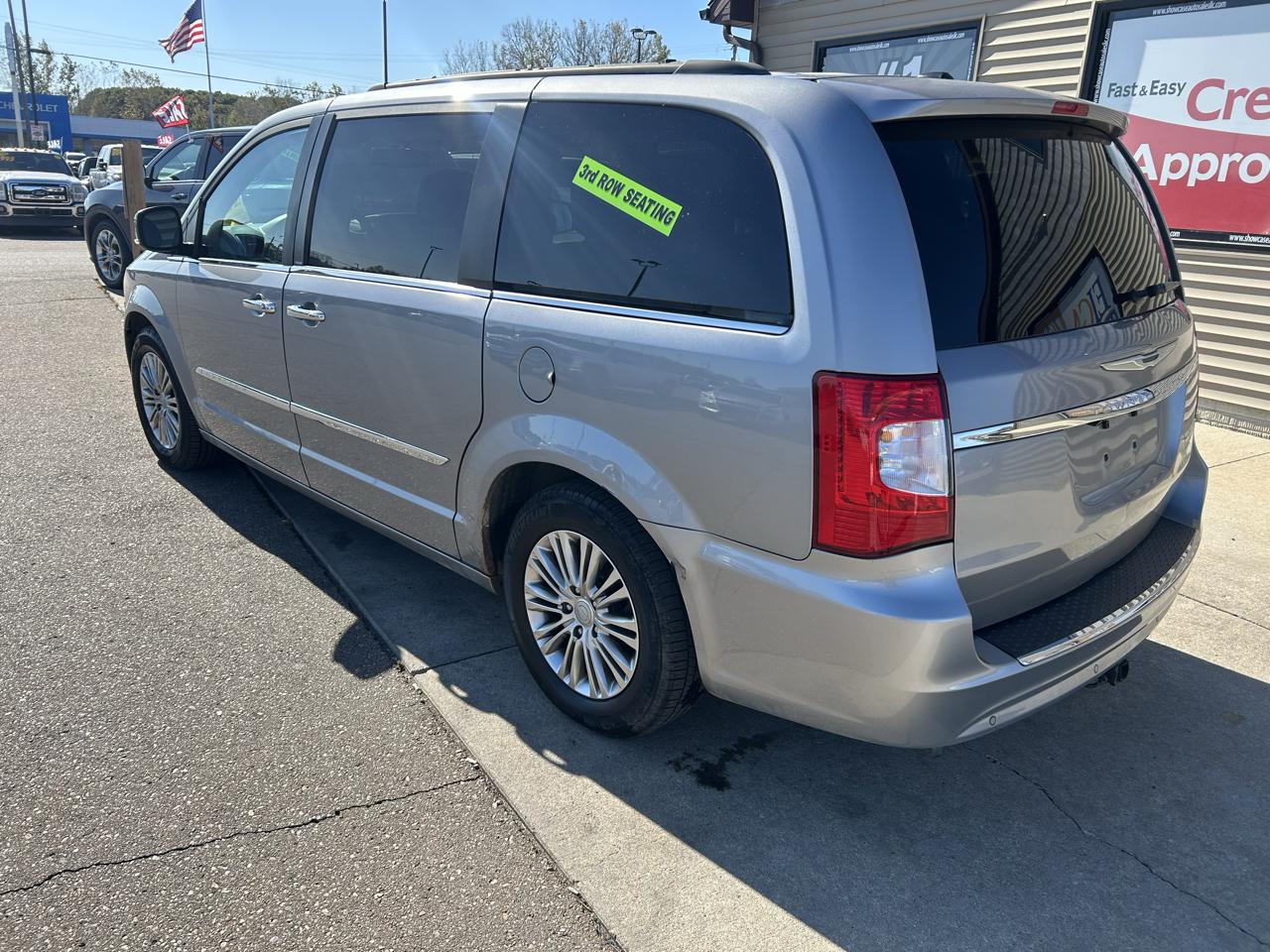 Chrysler Town & Country 4dr Wgn Touring-L 2013