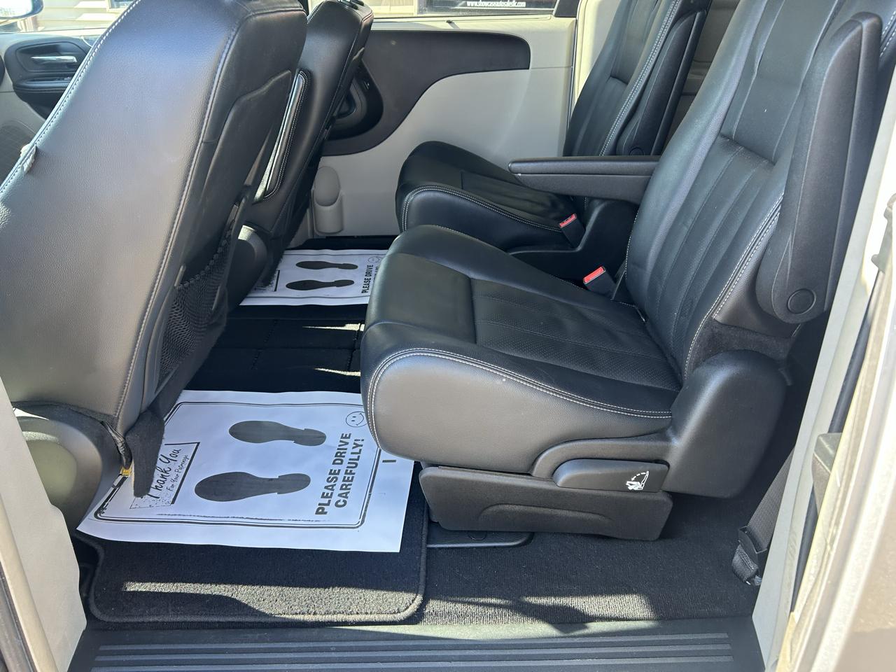 Chrysler Town & Country 4dr Wgn Touring-L 2013