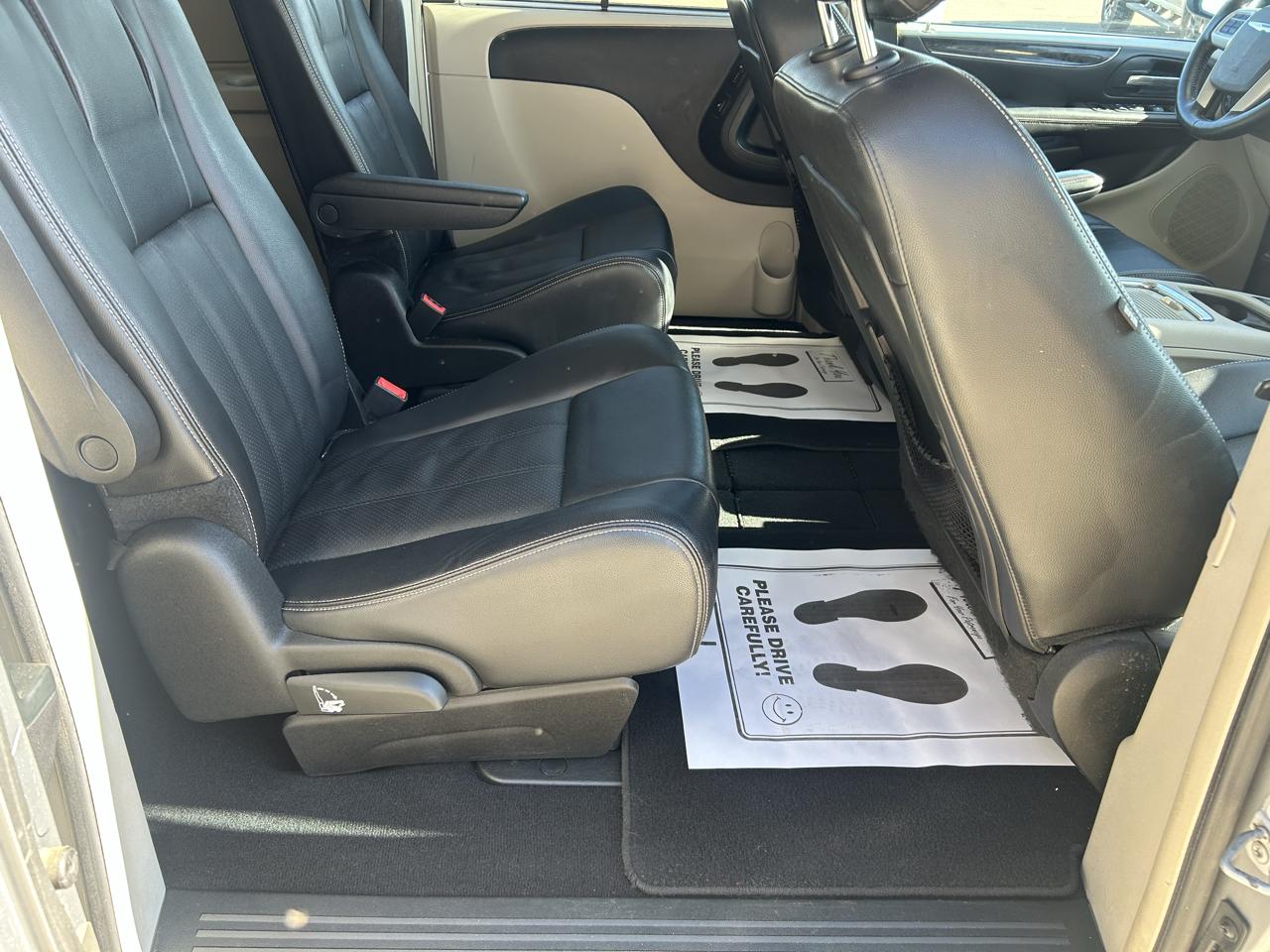 Chrysler Town & Country 4dr Wgn Touring-L 2013