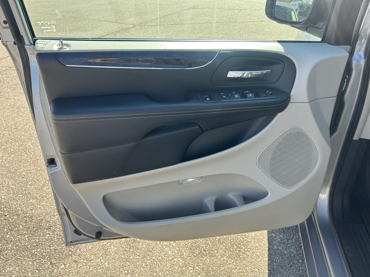 Chrysler Town & Country 4dr Wgn Touring-L 2013