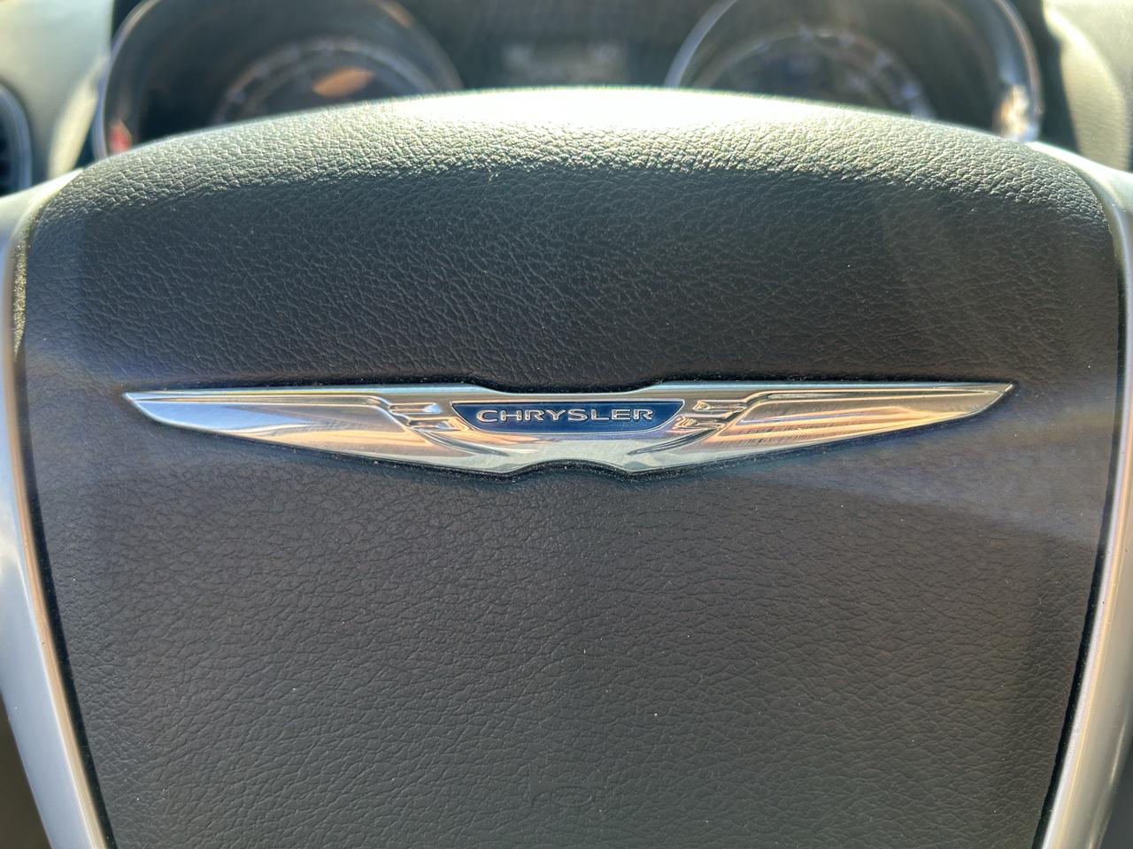 Chrysler Town & Country 4dr Wgn Touring-L 2013