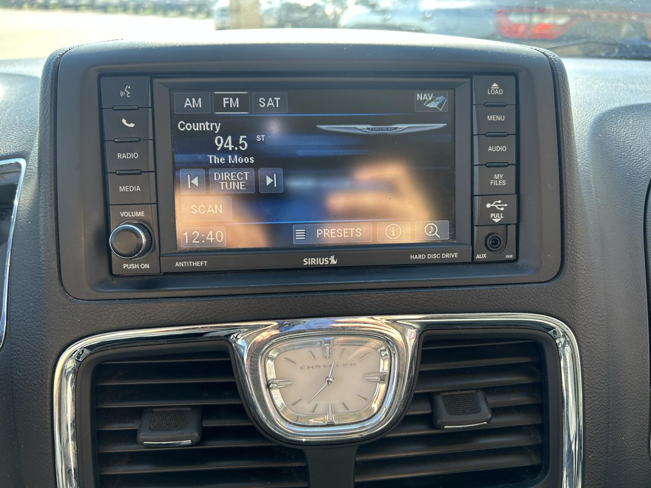 Chrysler Town & Country 4dr Wgn Touring-L 2013