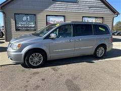 2013 Chrysler Town & Country 