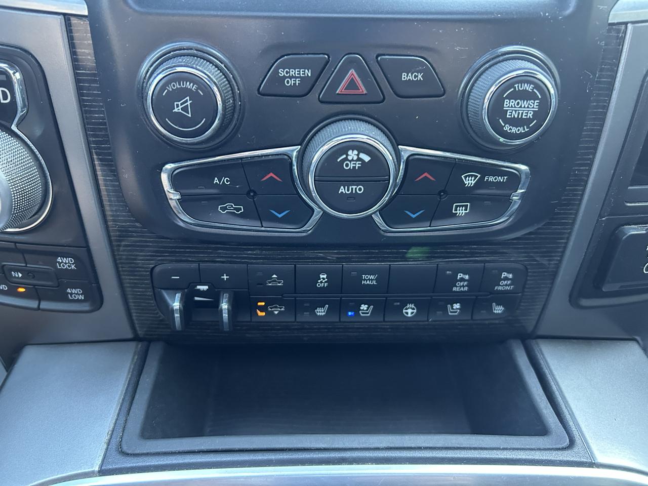 RAM 1500 Limited 4x4 Crew Cab 5'7" Box 2017