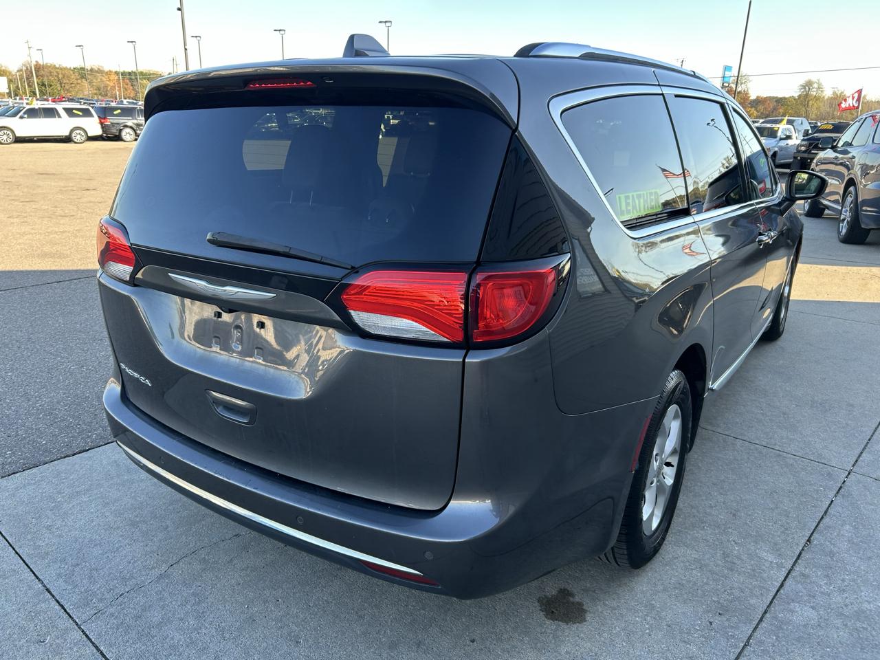 Chrysler Pacifica Touring-L Plus FWD 2017