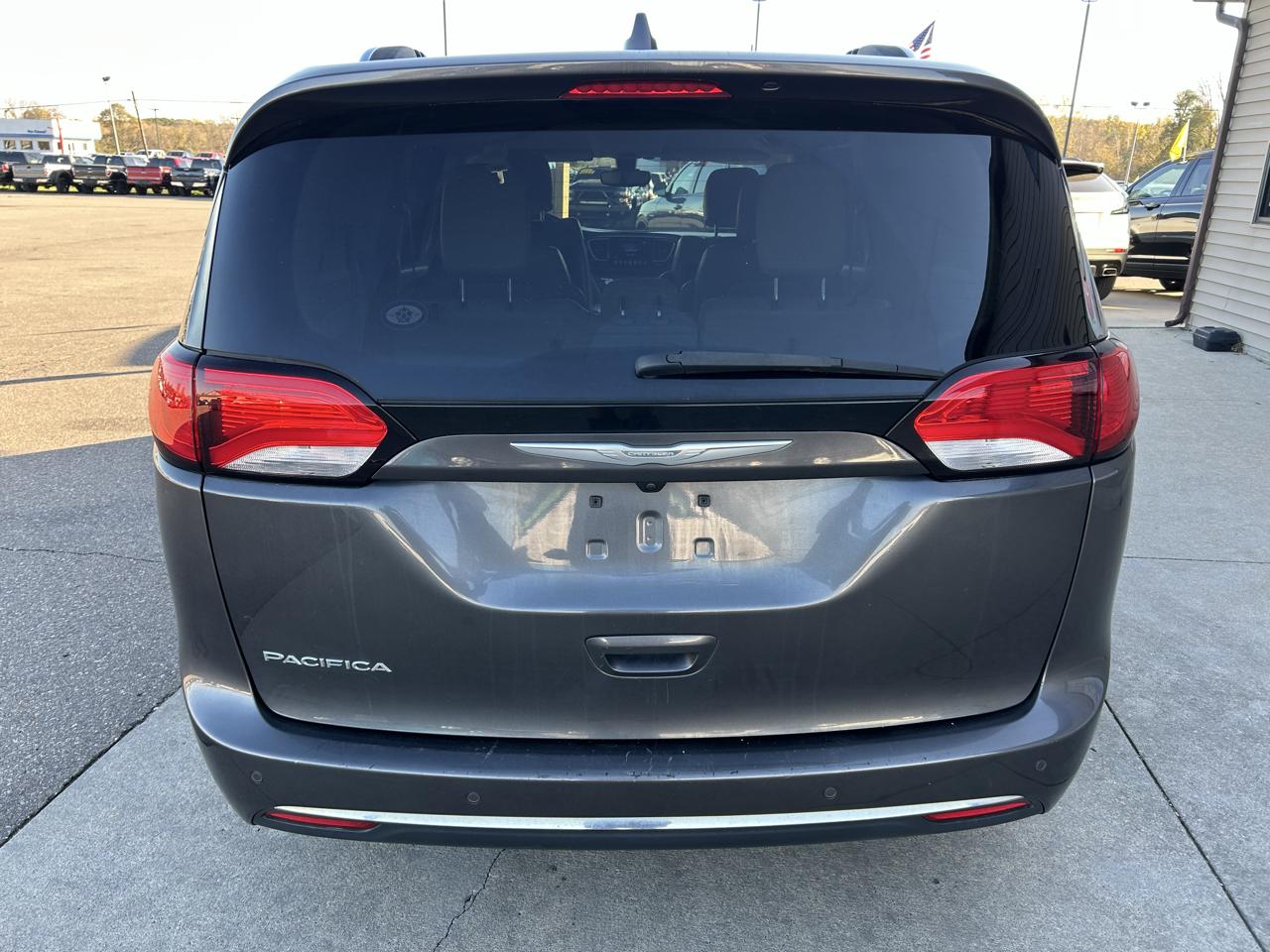 Chrysler Pacifica Touring-L Plus FWD 2017