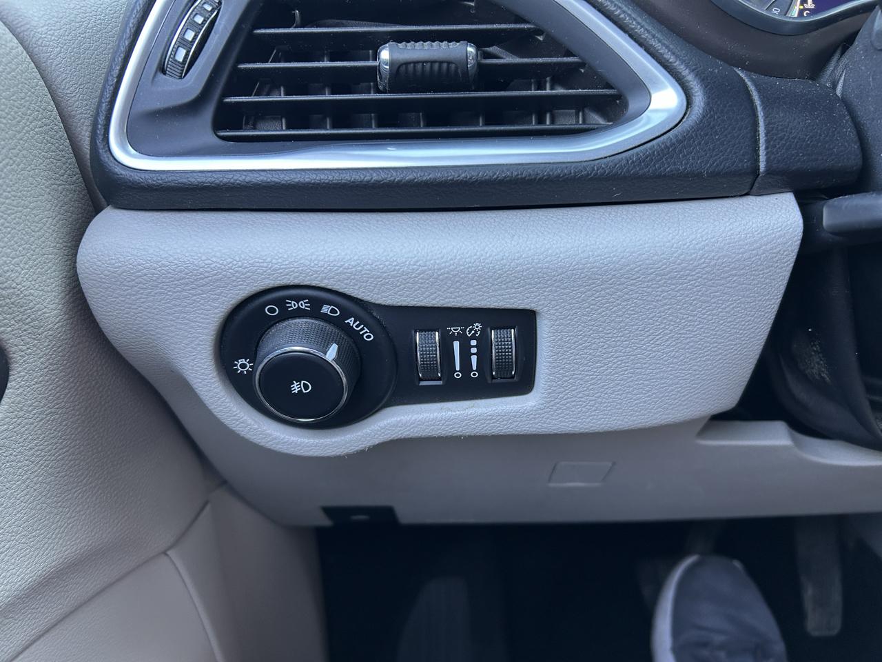 Chrysler Pacifica Touring-L Plus FWD 2017