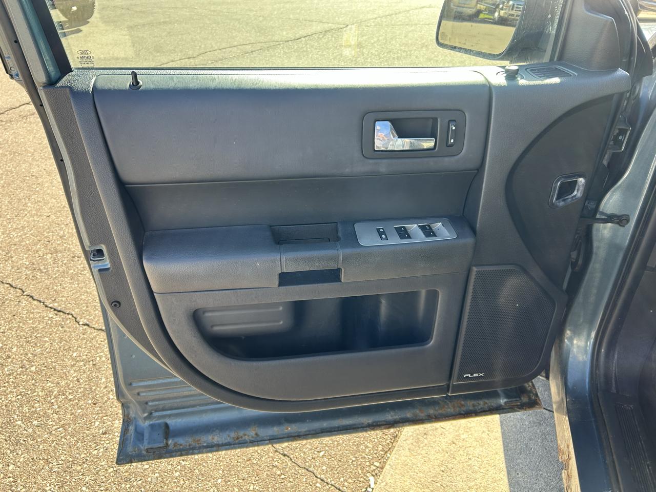 Ford Flex 4dr SE FWD 2010