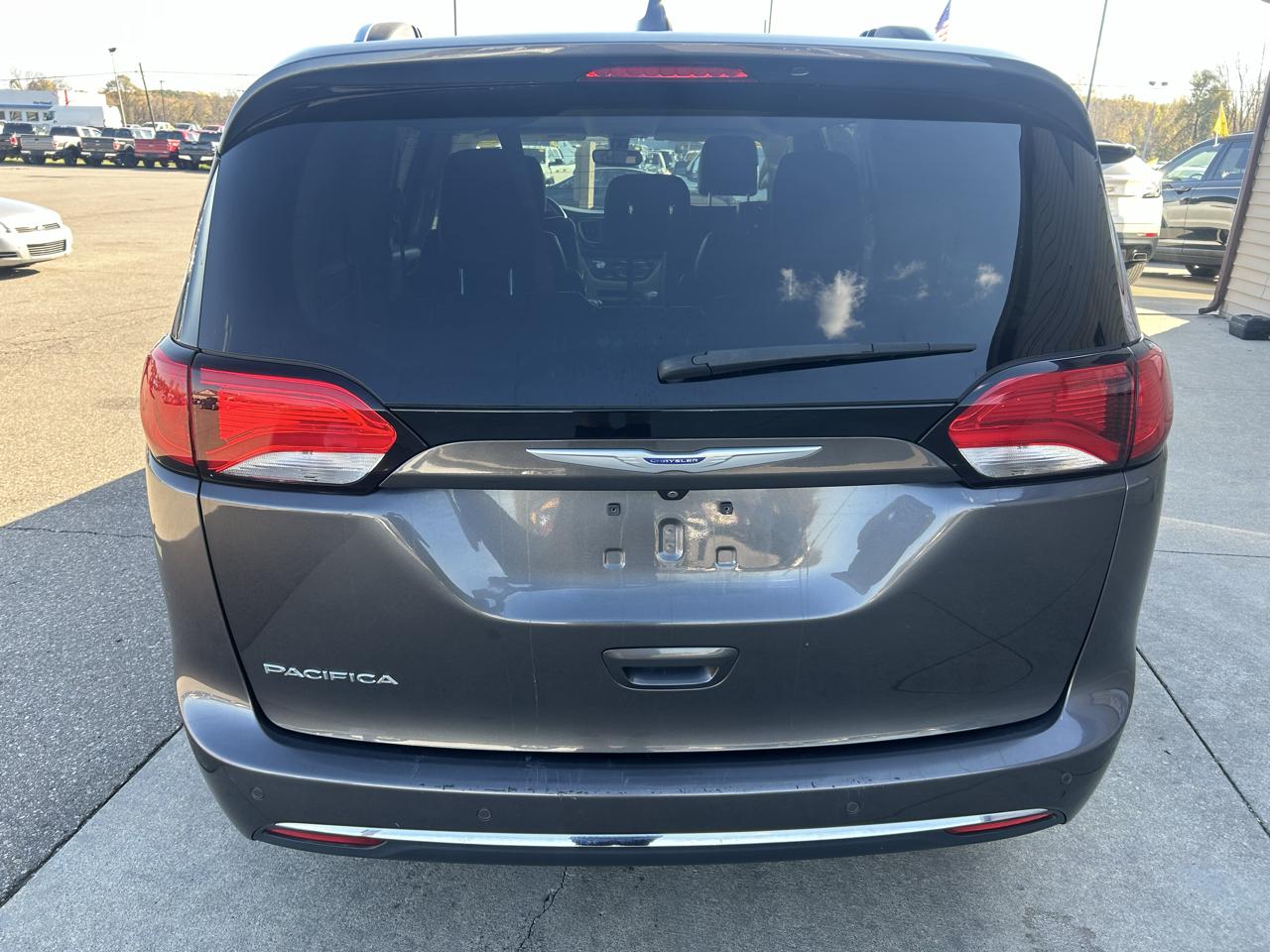 Chrysler Pacifica Touring L FWD 2020