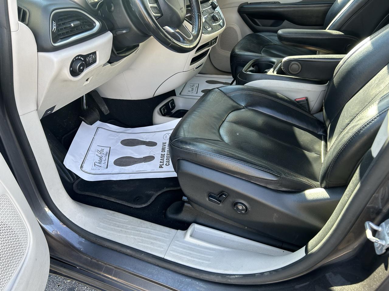 Chrysler Pacifica Touring L FWD 2020