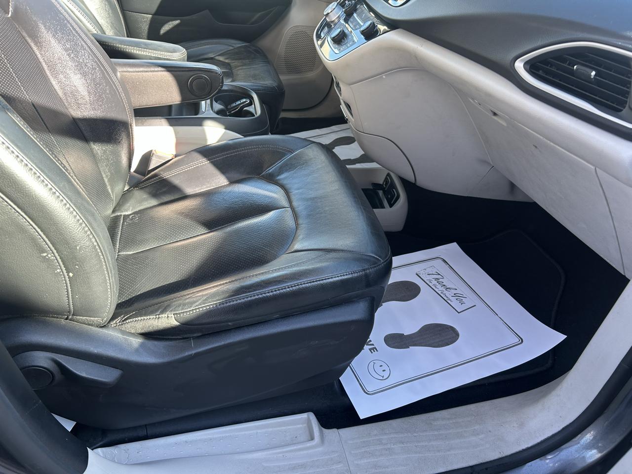 Chrysler Pacifica Touring L FWD 2020