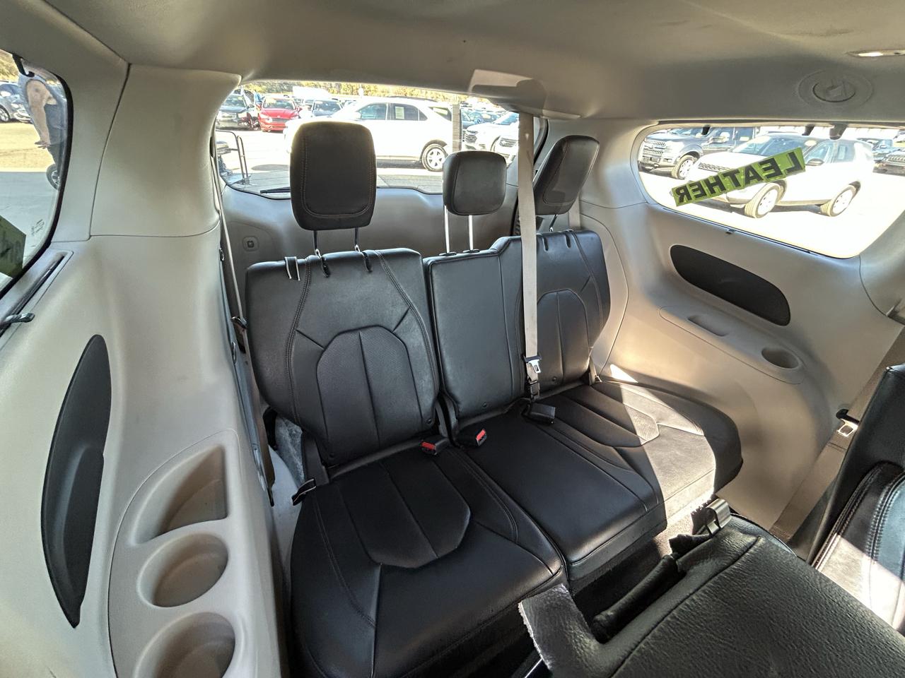 Chrysler Pacifica Touring L FWD 2020