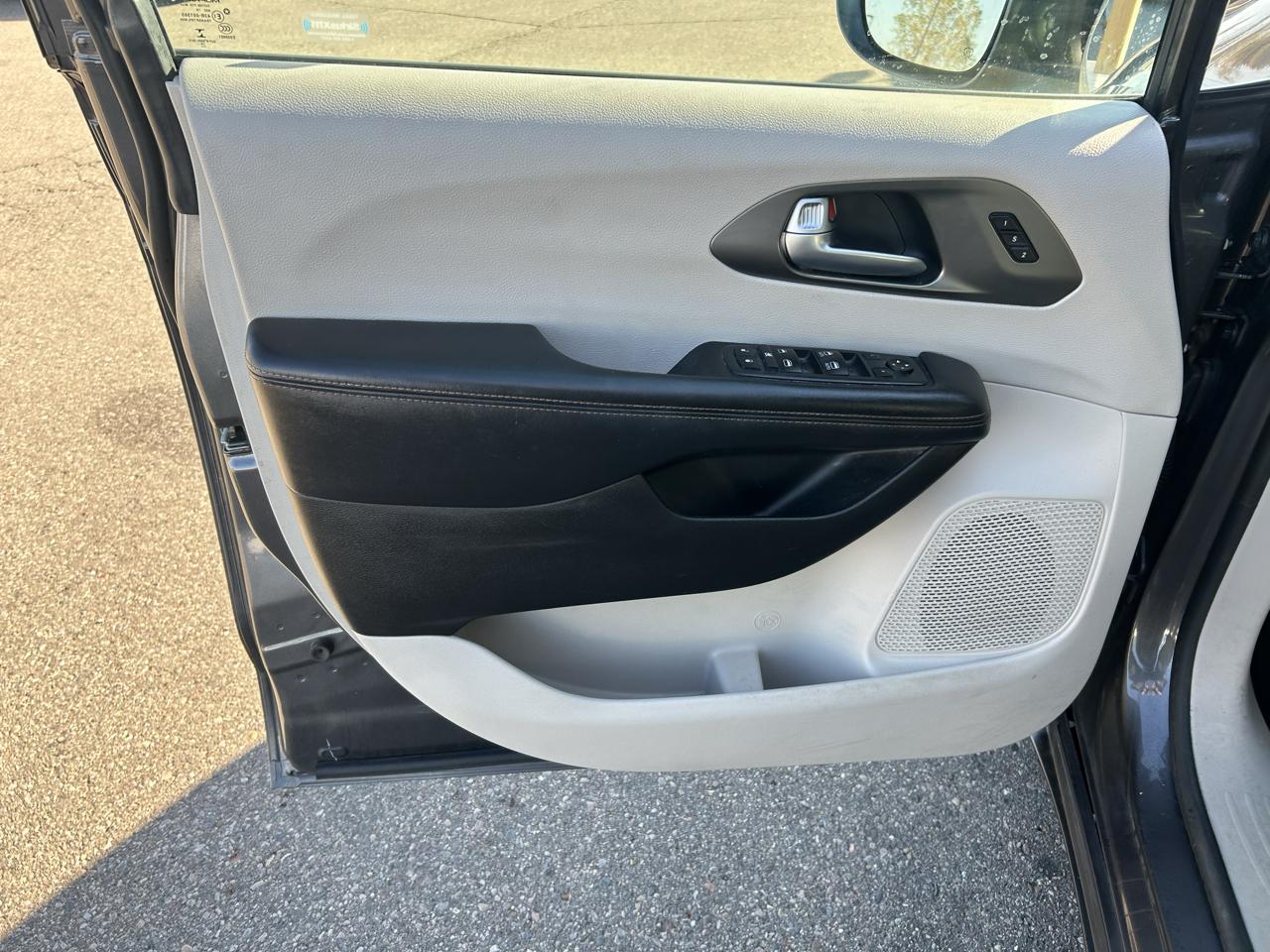 Chrysler Pacifica Touring L FWD 2020
