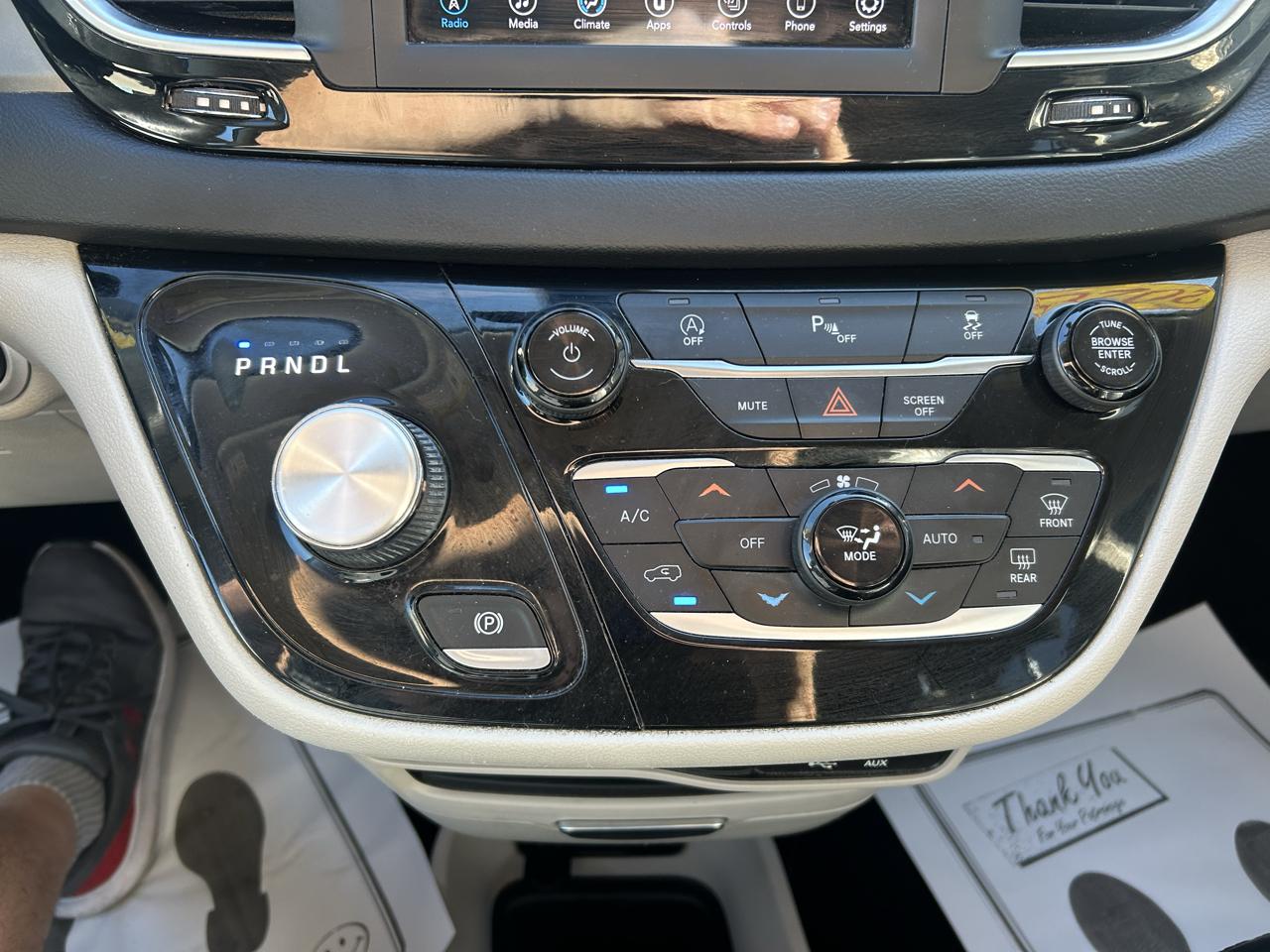 Chrysler Pacifica Touring L FWD 2020
