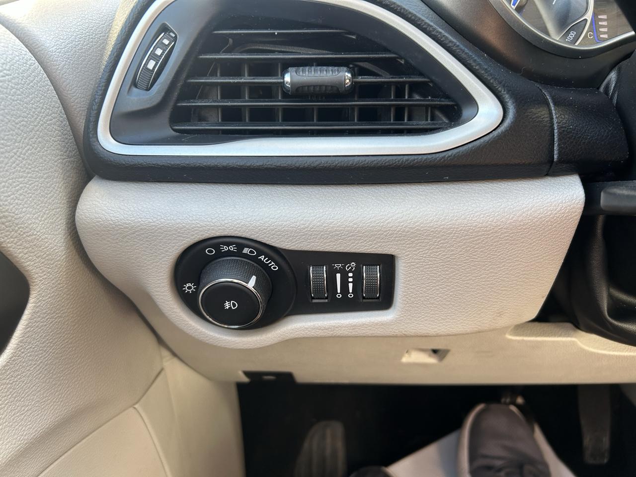 Chrysler Pacifica Touring L FWD 2020