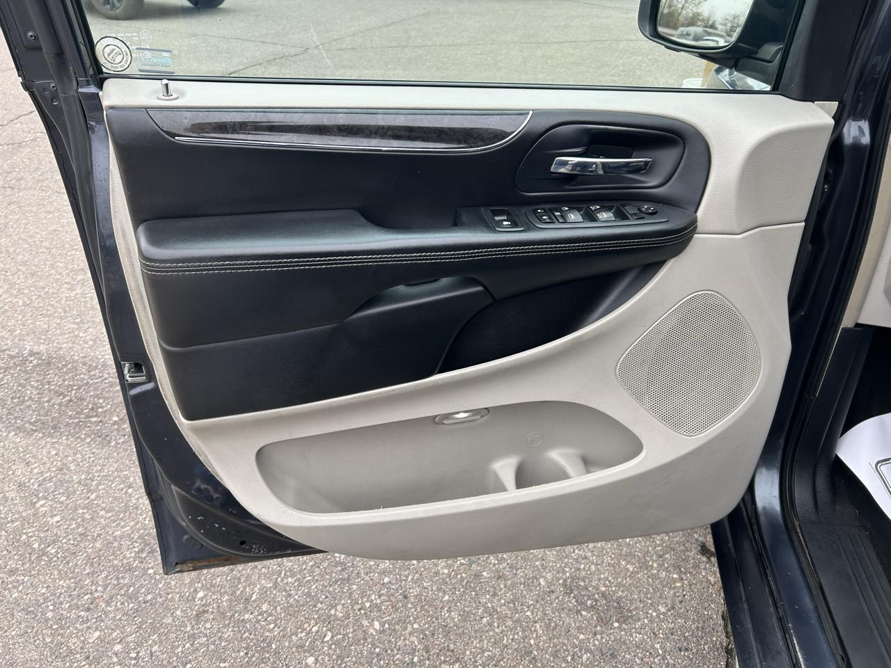 Chrysler Town & Country 4dr Wgn Touring 2014