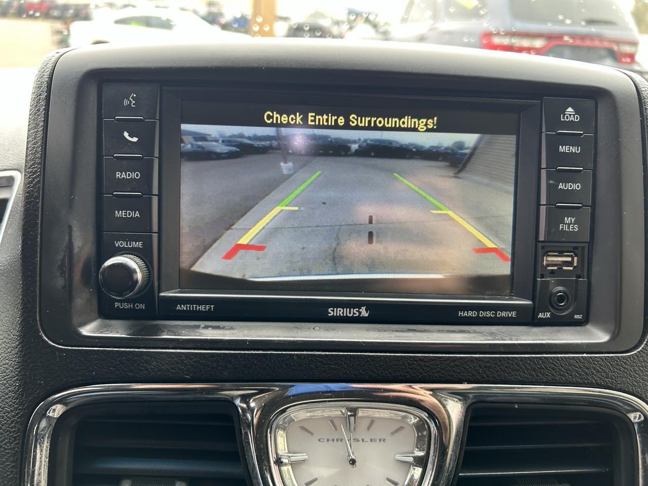 Chrysler Town & Country 4dr Wgn Touring 2014