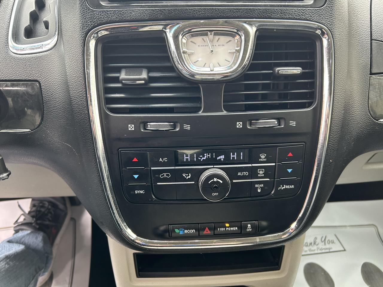 Chrysler Town & Country 4dr Wgn Touring 2014