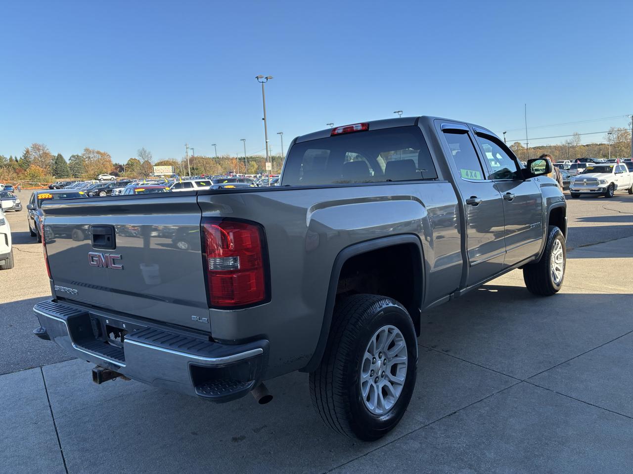 GMC Sierra 1500 4WD Double Cab 143.5" SLE 2017