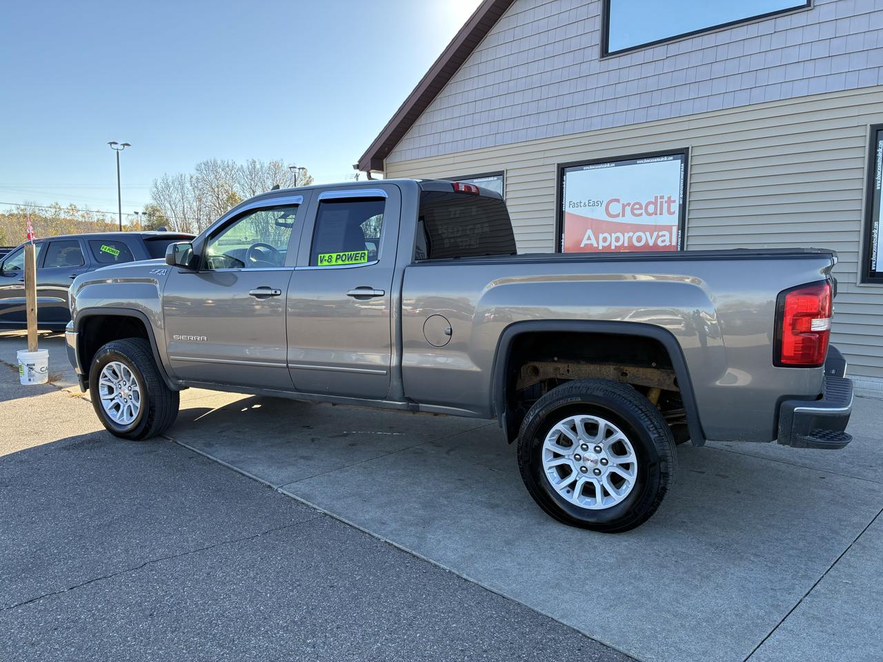 GMC Sierra 1500 4WD Double Cab 143.5" SLE 2017