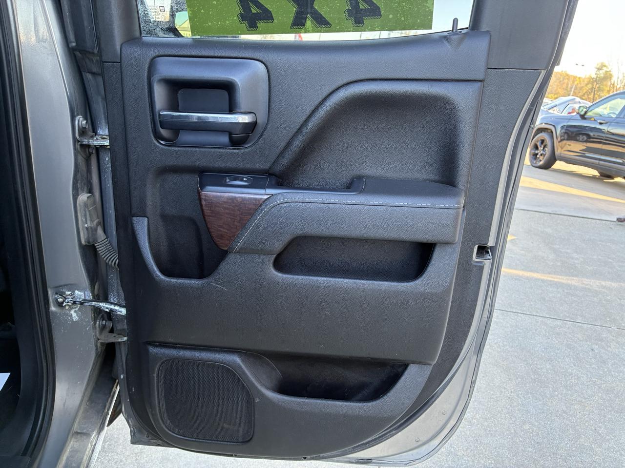 GMC Sierra 1500 4WD Double Cab 143.5" SLE 2017