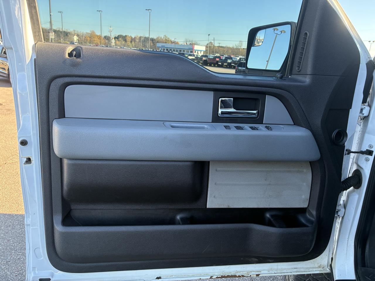 Ford F-150 4WD SuperCrew 145" XLT 2012