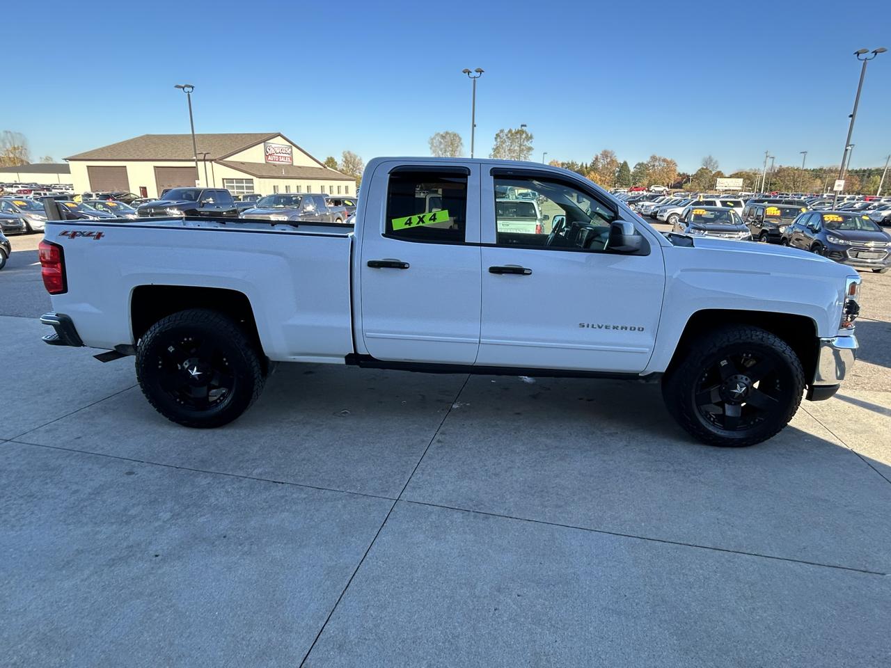 Chevrolet Silverado 1500 4WD Double Cab 143.5" LT w/1LT 2017