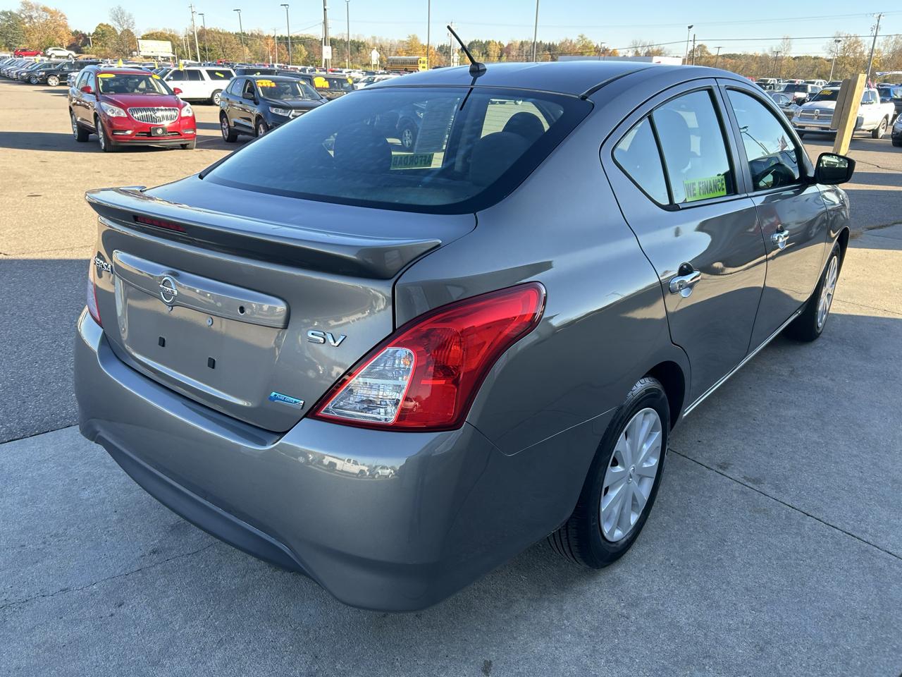 Nissan Versa 4dr Sdn CVT 1.6 S Plus 2016