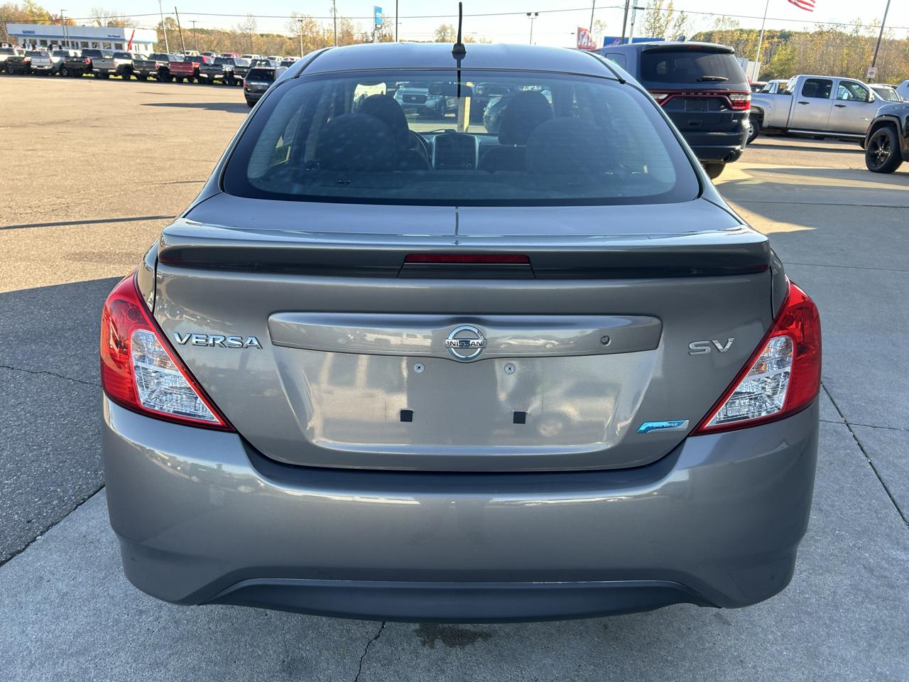 Nissan Versa 4dr Sdn CVT 1.6 S Plus 2016